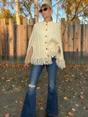 Jeri Jo Vintage Wool Sweater Cape Shawl Poncho M Cream Cable Knit Fall